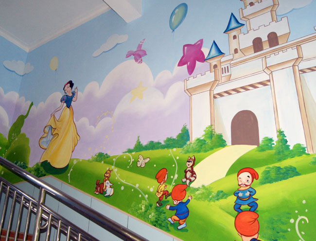 分享一些幼儿园墙体彩绘的经验